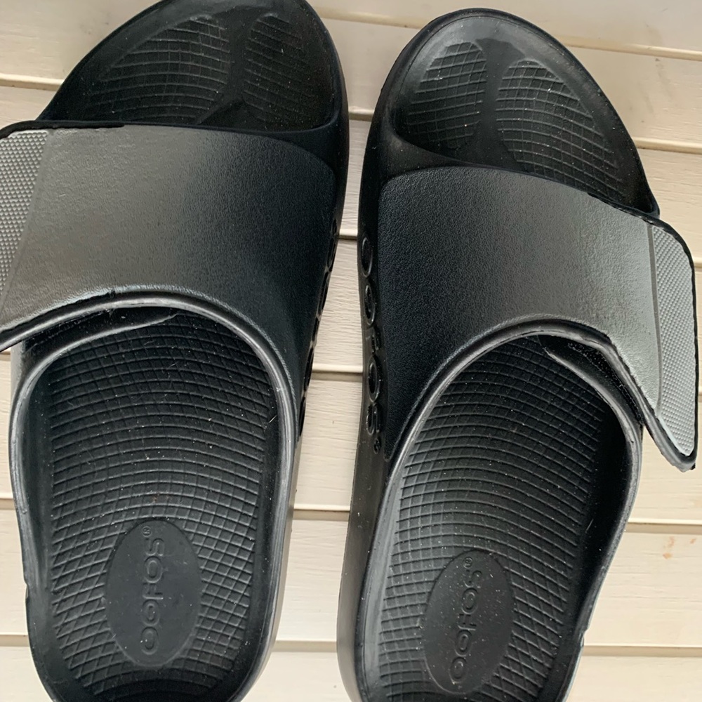 Oofos slide sandals